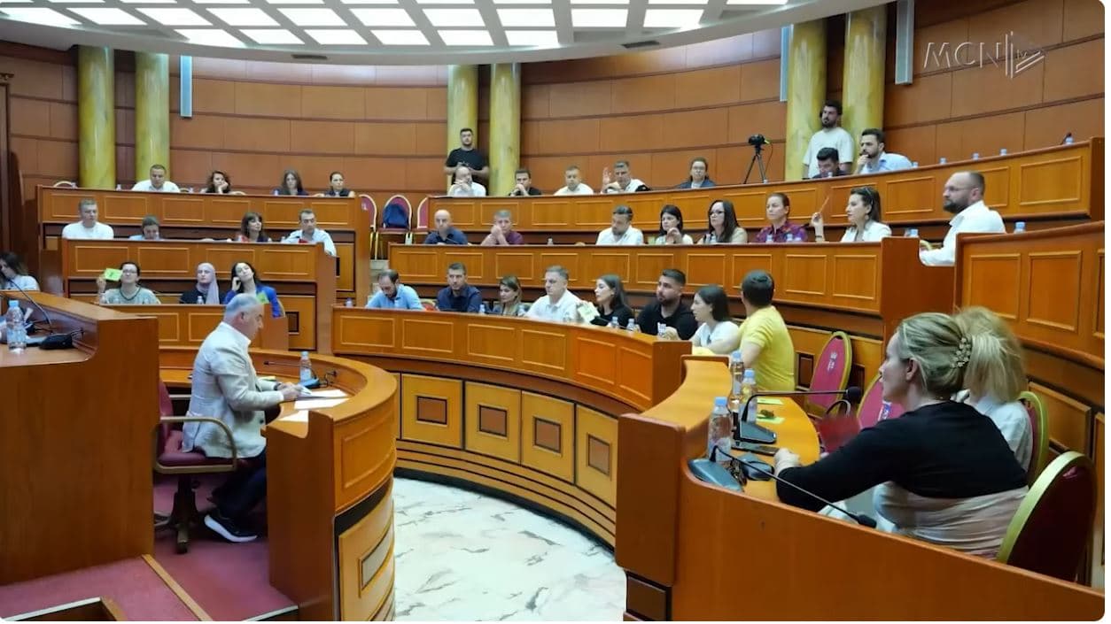 Kërkesa për shkarkimin e Veliajt/ Debate në këshillin bashkiak, përjashtohet Shabani
