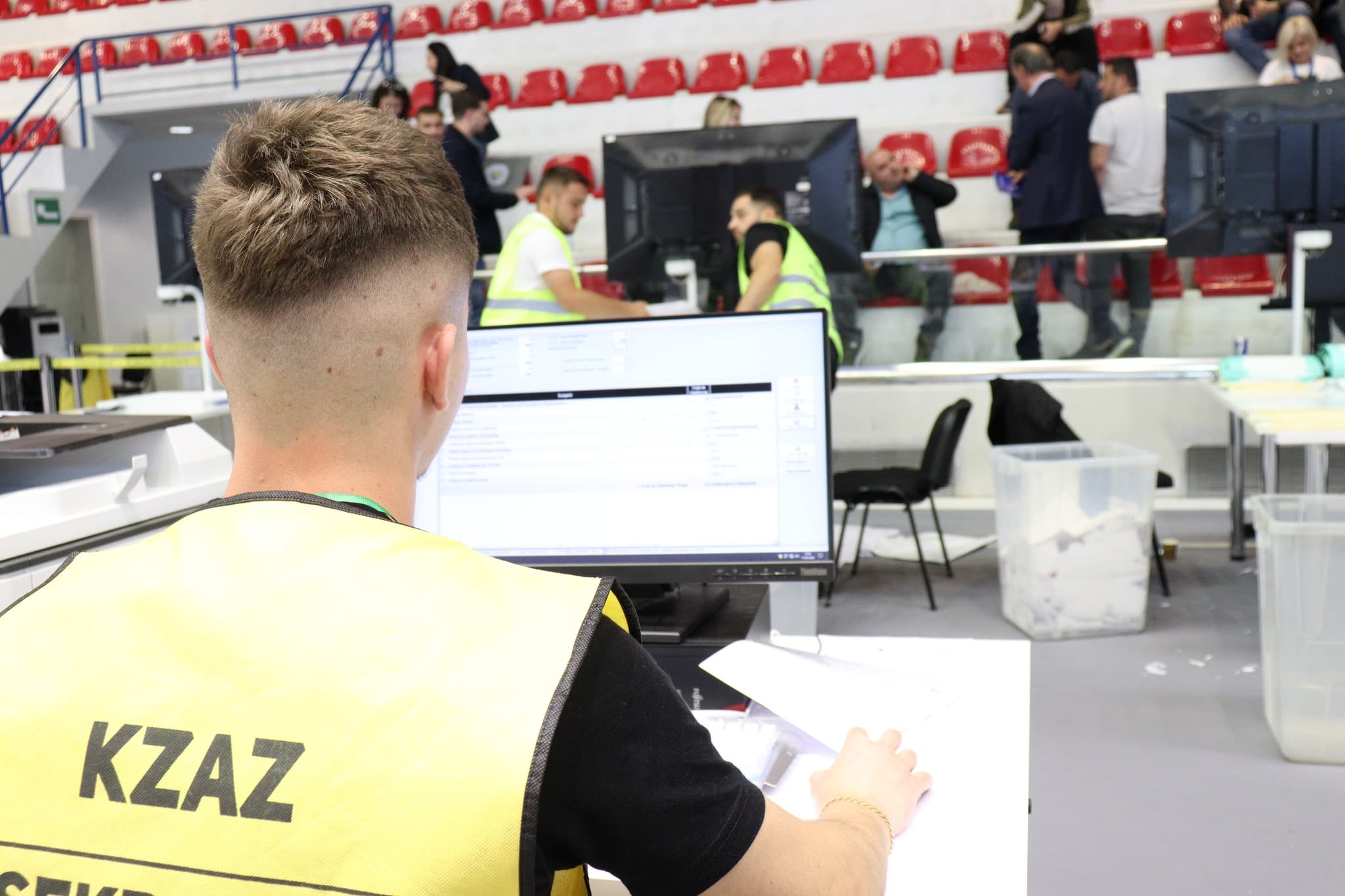 Diaspora/ Përfundon numërimi i votës së kandidatëve në 11 qarqe, vijon vetëm Elbasani