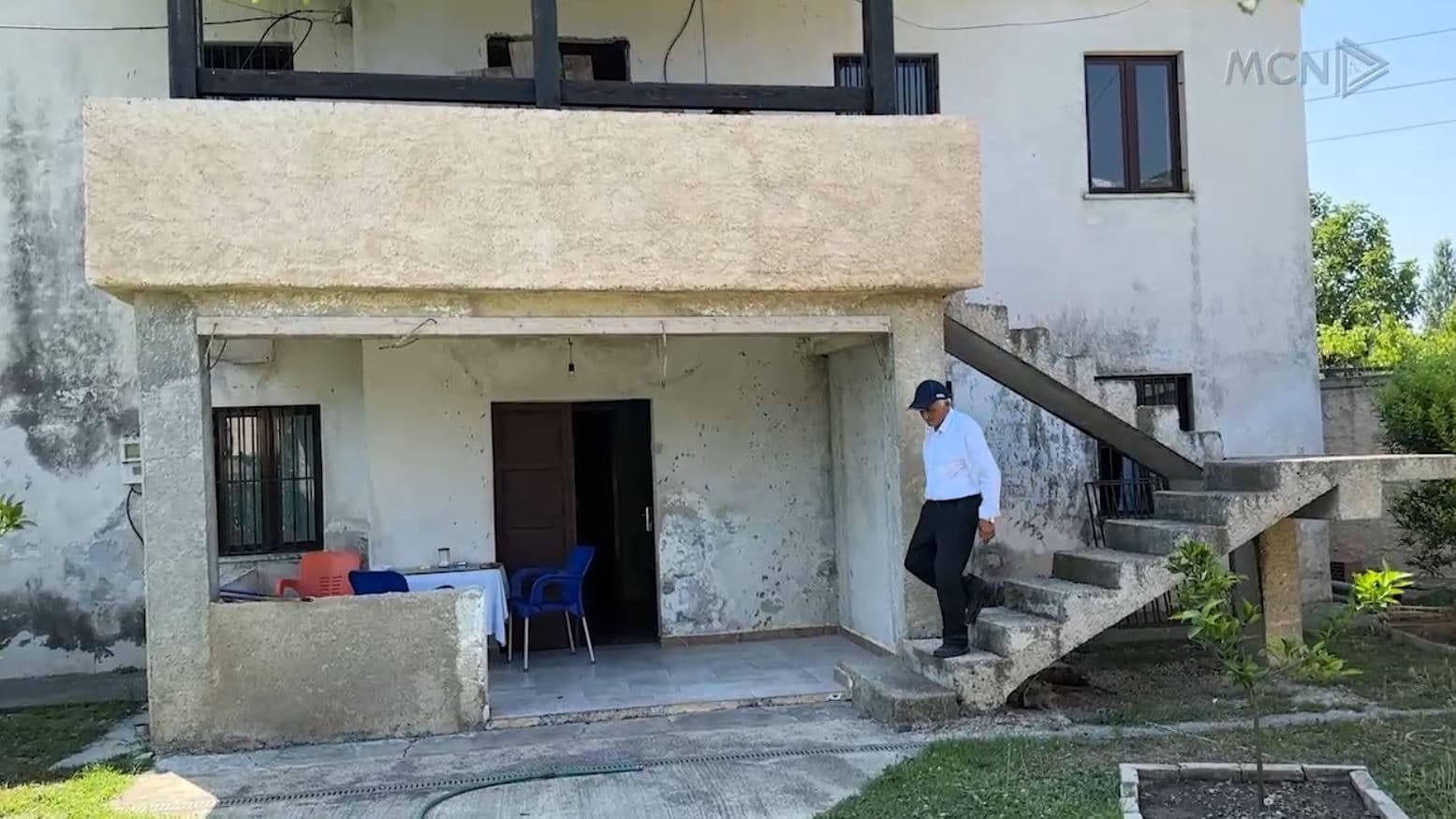 Çifti i të moshuarve të harruar nga shteti/ Makina, streha e tyre që prej tërmetit të 2019-ës (VIDEO)