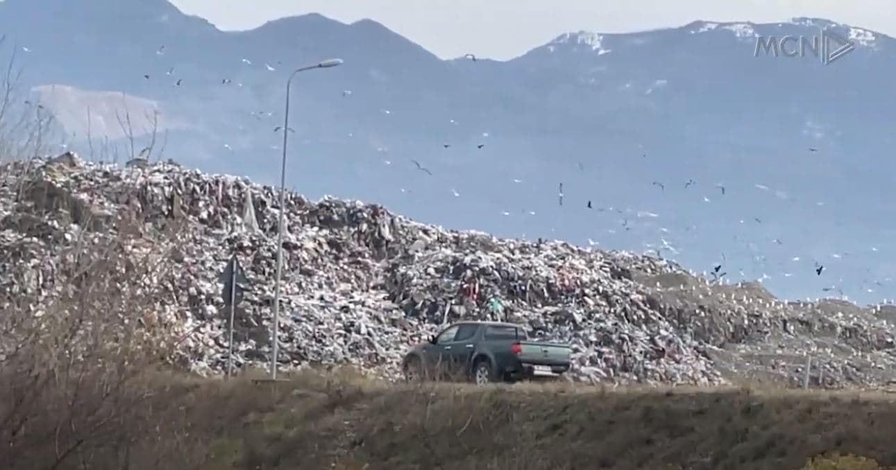 Mbetjet pushtojnë rrugët. Elbasan, paralajmërohen gjoba për subjektet