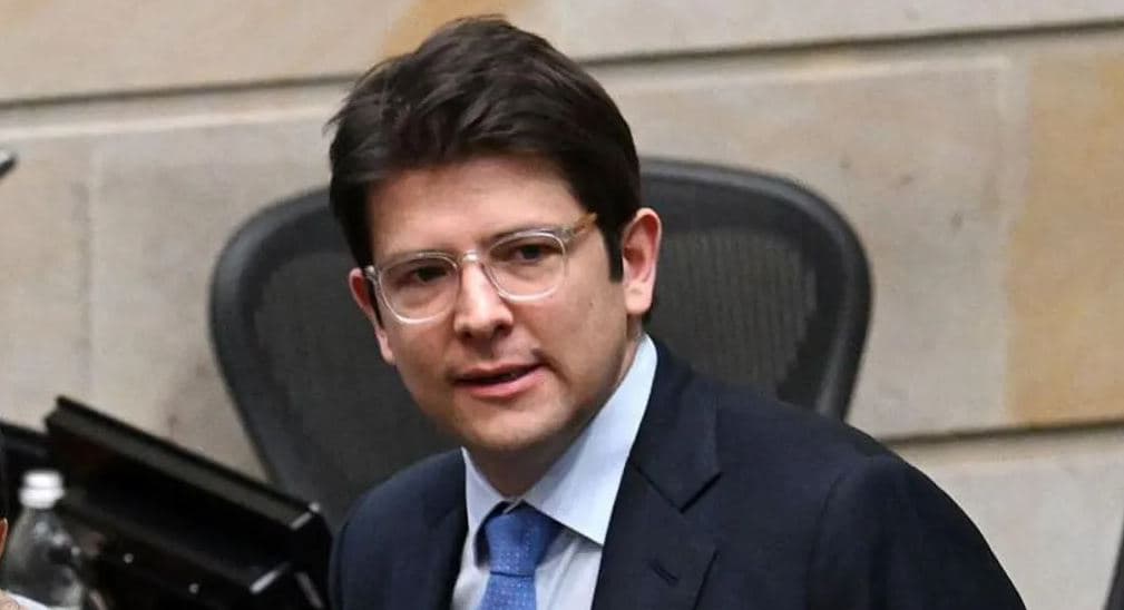Kolumbi, kandidati për president qëllohet në kokë gjatë një tubimi