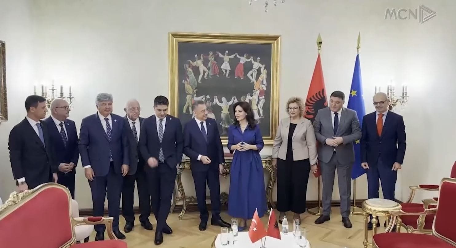Turqia kundër “shtetit bektashi”. Çollaku: Ankaraja në një linjë me opozitën