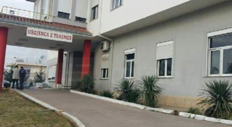 4-vjeçarja bie aksidentalisht nga ballkoni në Lezhë, transportohet në Spitalin e Traumës