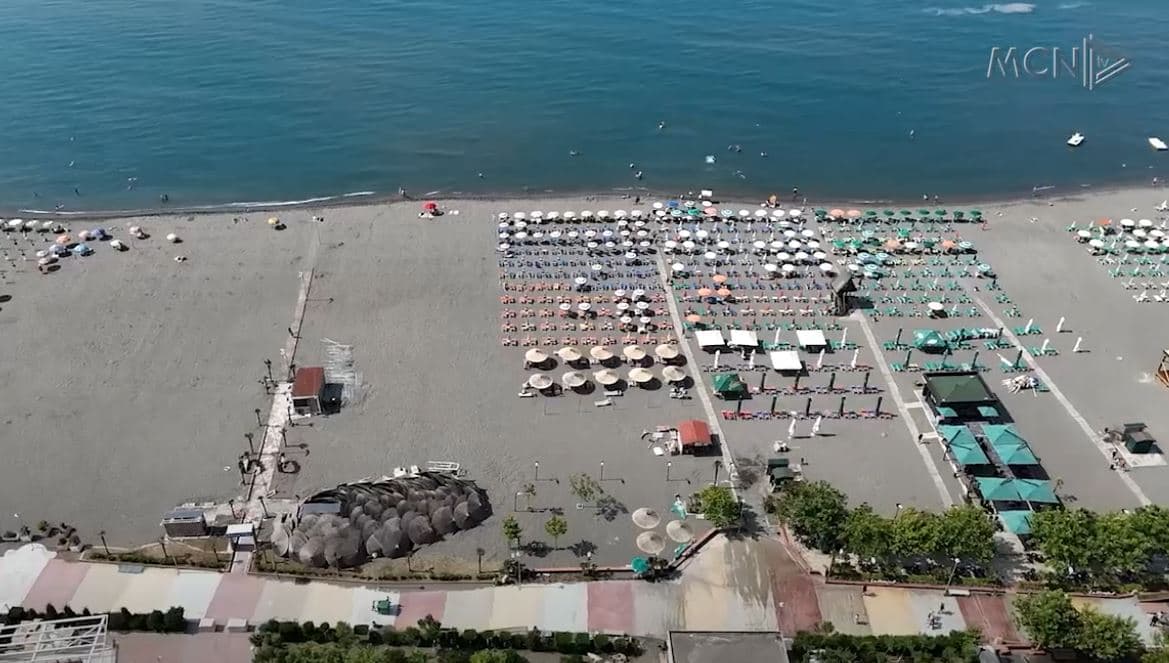 Turizëm me kontraste. Saranda pa konsum, Velipoja kërkon plazhe cilësore (VIDEO)