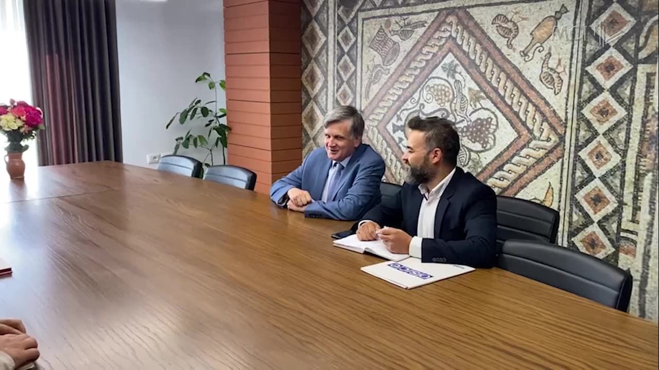 Transparencë në Gjykatë / Ambasadori i OSBE: Të hapen zyrat e informimit (VIDEO)