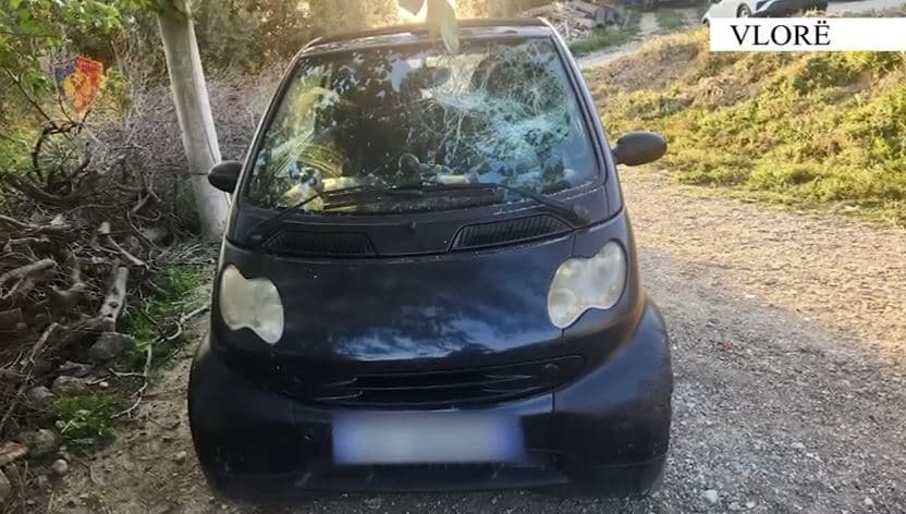 Thyen arrestin shtëpiak, plagos me thikë një 34-vjeçar dhe i dëmton makinën, arrestohet 28-vjeçari në Vlorë