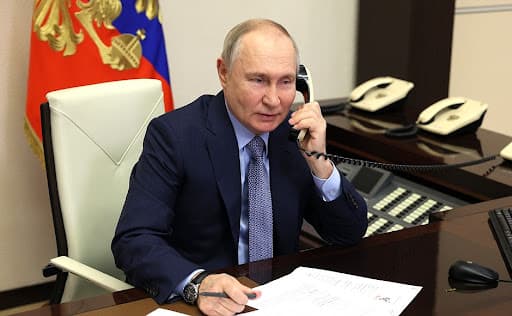Putin, bisedë telefonike me kryeministrin izraelit dhe Presidentin iranian