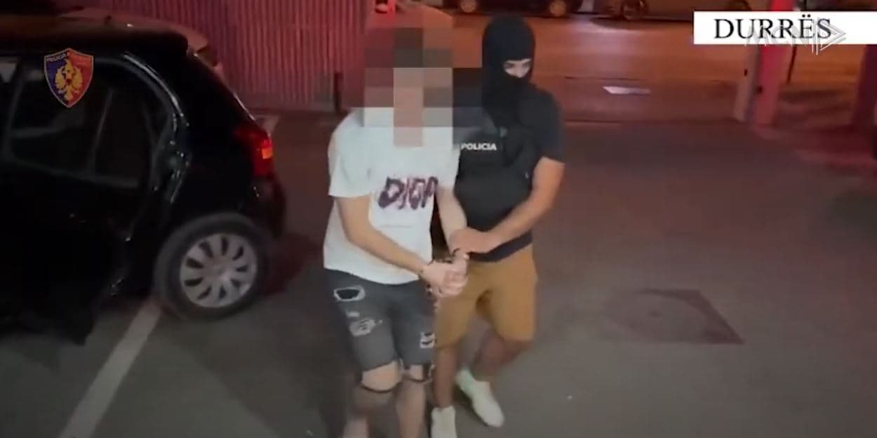 Kanabis përmes llambave/ Sekuestrohen mbi 6 kg kanabis, arrestohen 3 persona (VIDEO)