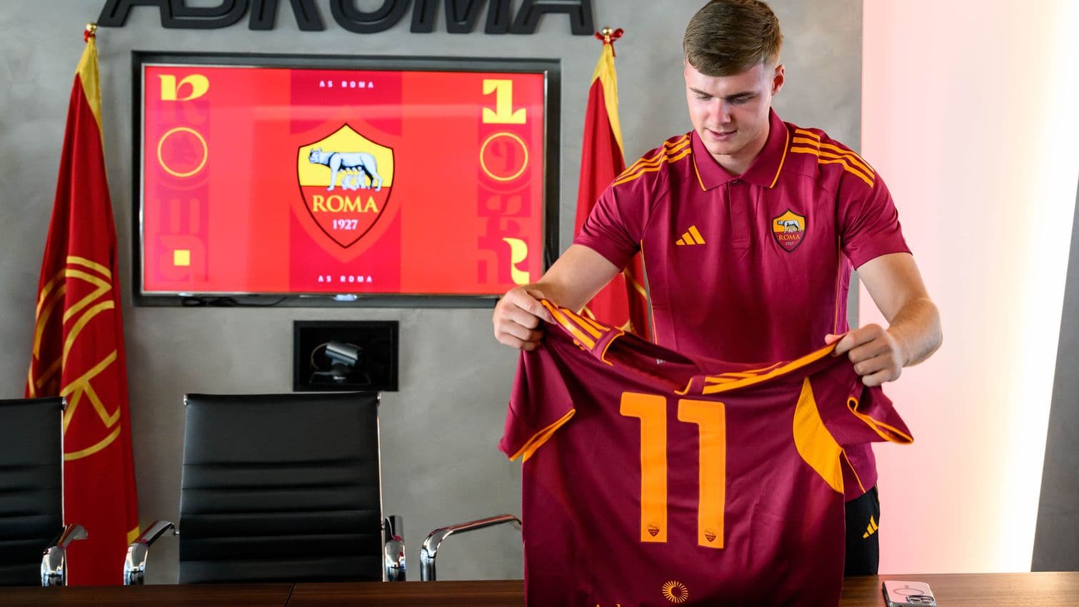 Roma, firmos me Evan Ferguson