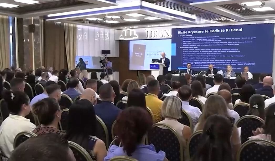 Burg për kritikët e gjykatave/ Kodi i ri ndalon publikimin e “sekreteve” (VIDEO)