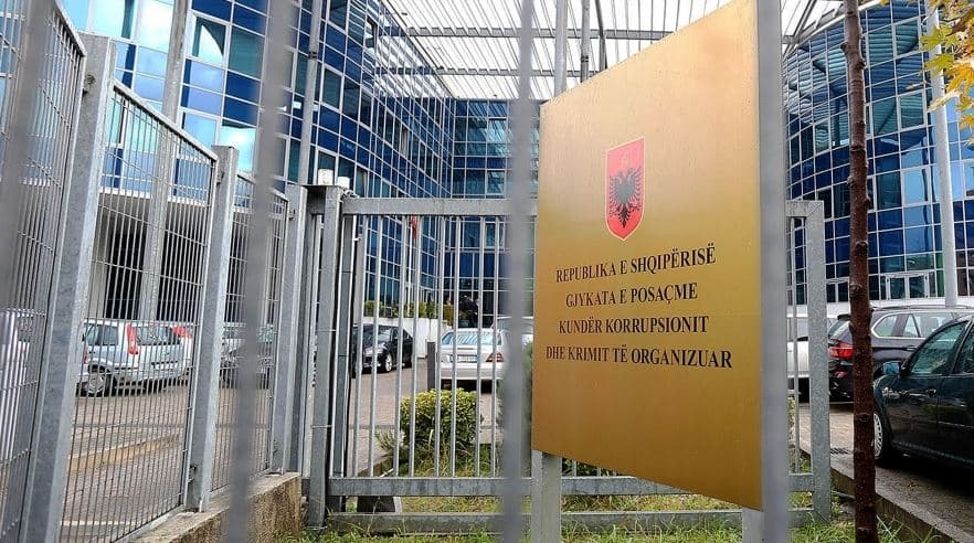 Trafikuan 6 tonë kokainë me vlerë 411 milionë euro/ SPAK: 16 persona nën hetim, u sekuestruan makina, mjete lundruese, armë dhe para