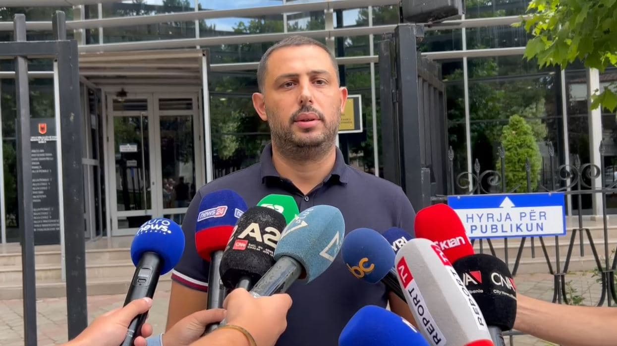 Vrasja e gruas në Pogradec, avokati i 31-vjeçarit: Klienti im mohon krimin dhe bashkëjetesën me viktimën