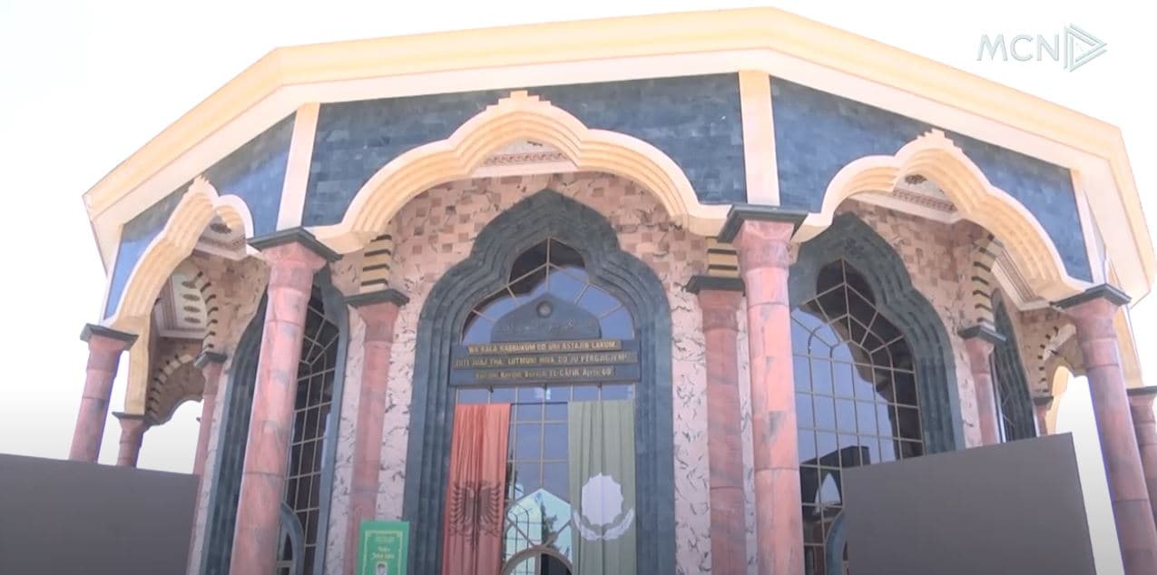 Bektashinjtë presin ditën e ashures/ Baba Mondi mesazh për paqen në botë (VIDEO)