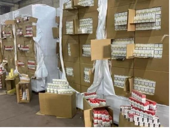 120 milionë euro në vit, zbulohet në Pulia fabrika më e madhe e cigareve kontrabandë 