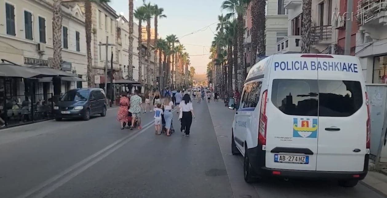 Rama në Durrës, bizneset në alarm/ Autoritetet nisin lirimin e hapësirave publike (VIDEO)