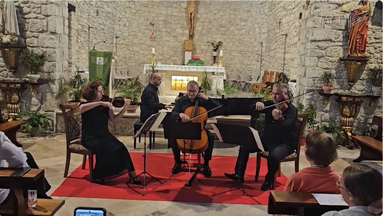 Një mbrëmje festive në Durrës/ Mbyllet festivali ndërkombëtar i muzikës së dhomës