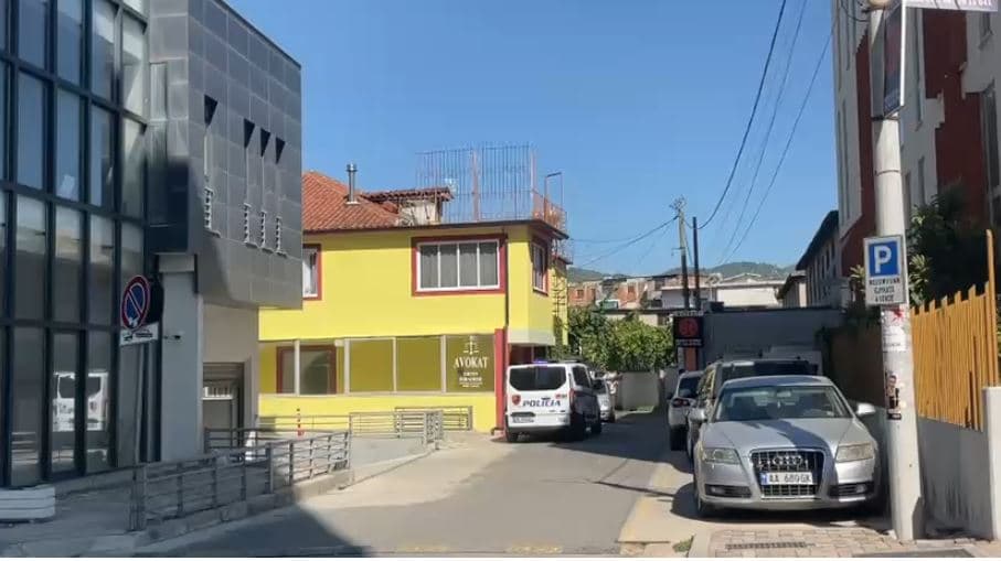 Gjykata e Elbasanit, lë të lirë vëllanë e deputetit socialist Saimir Hasalla