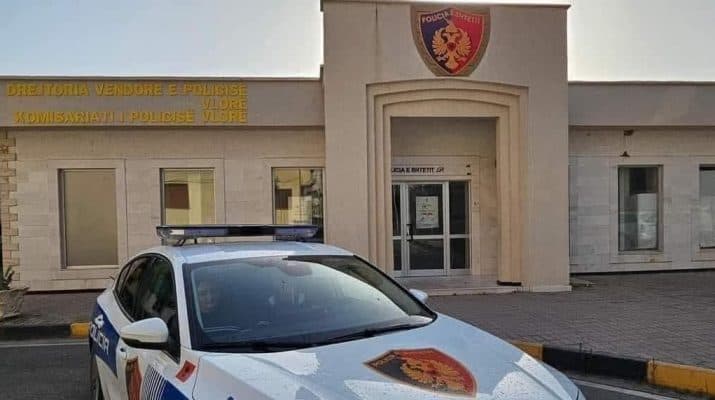 Thyen masën e arrestit dhe kanos me thikë një person, arrestohet i dyshuari në Vlorë