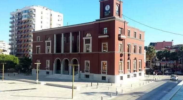 Japin dorëheqjen drejtorët e Bashkisë Durrës 