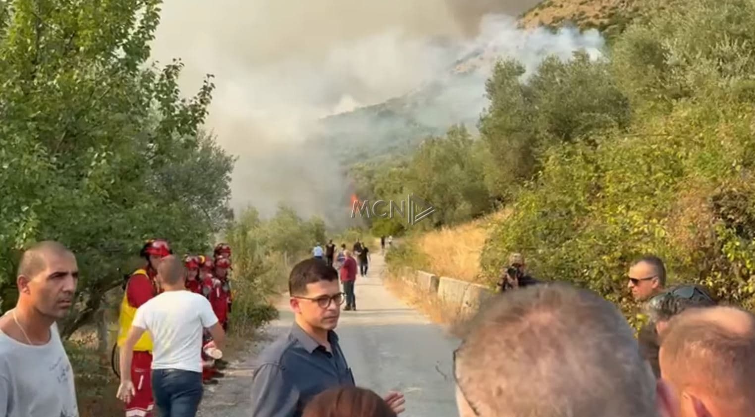 Zjarret/ Nis evakuimi i tre fshatrave në Delvinë, 5 persona paraqiten në Urgjencë (VIDEO) 