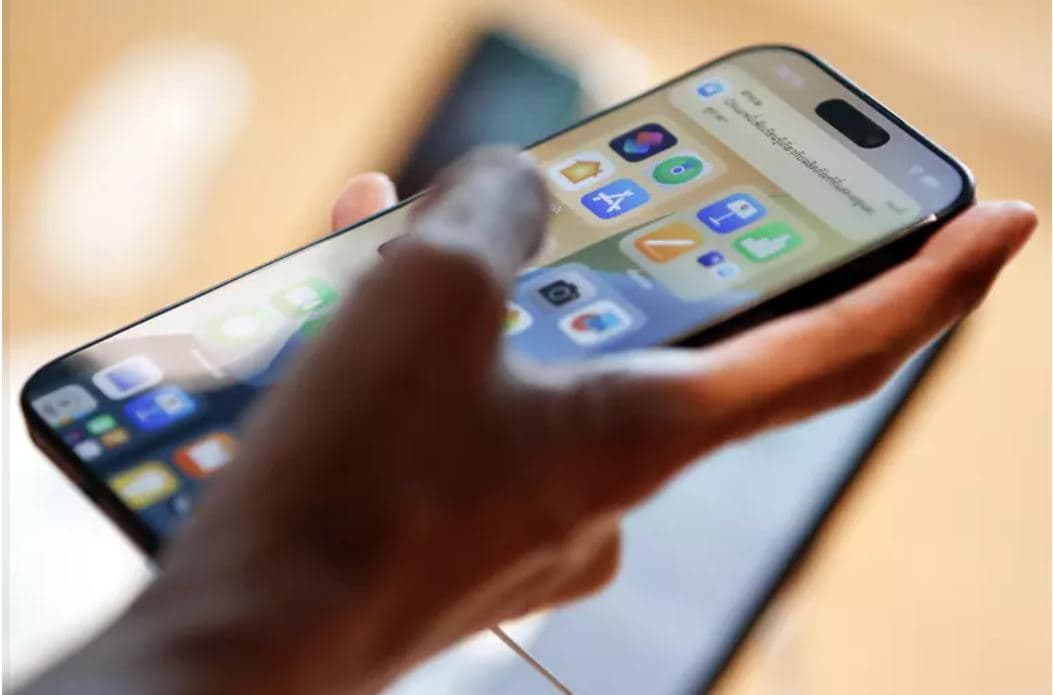 Apple po përgatit një iPhone të palosshëm, i cili do të lançohet në vitin 2026