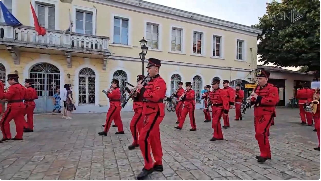 Tinguj që promovojnë Shqipërinë/ Orkestra frymore sjell muzikën në zemër të Shkodrës