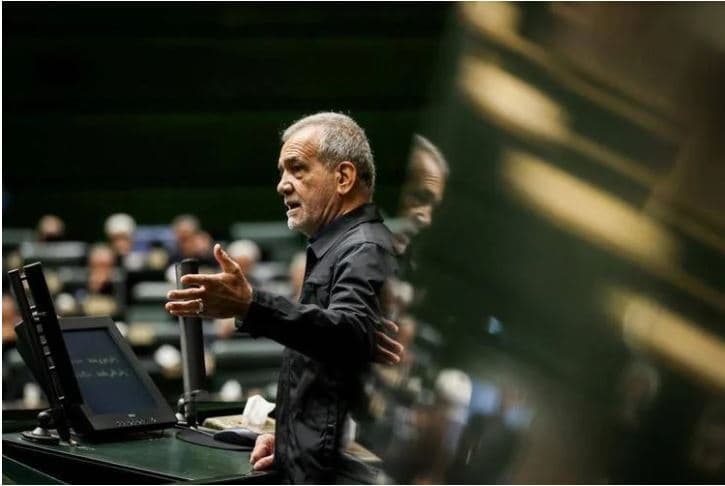 Iran, Presidenti Pezeshkian u plagos në një sulm izraelit 