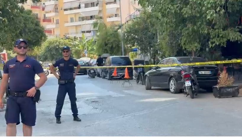     Të shtëna me armë zjarri në Sarandë/ Plagosen dy persona, transportohen drejt Traumës 