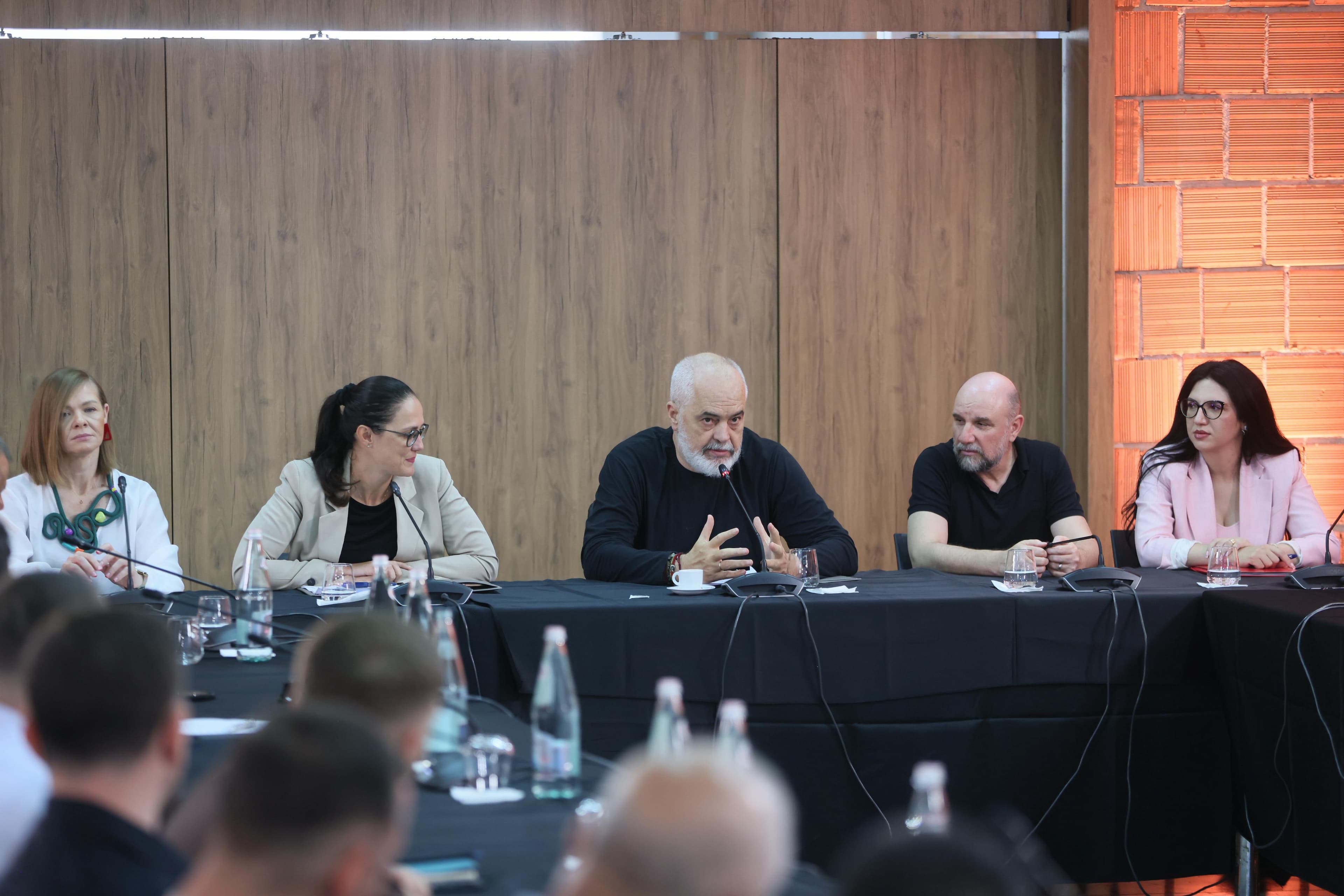 Rama: “Listë e zezë” për ndërtuesit që nuk respektojnë rregullat, kantieret e ndërtimit 24 orë monitorim me kamera
