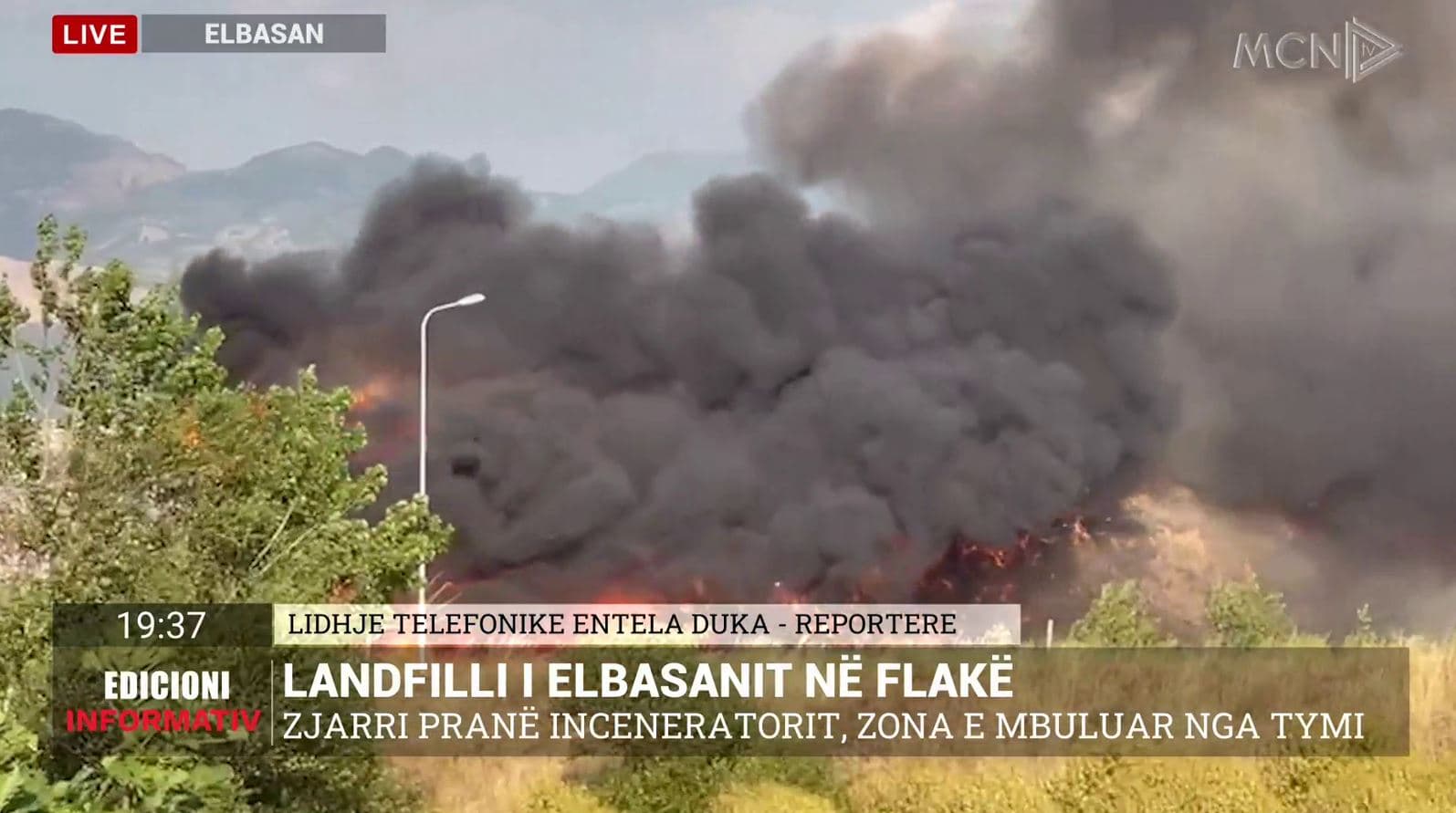 Zjarri në landfillin e Elbasanit/ Duka: Situata alarmante, banorët janë këshilluar të mos dalin nga shtëpia (VIDEO)