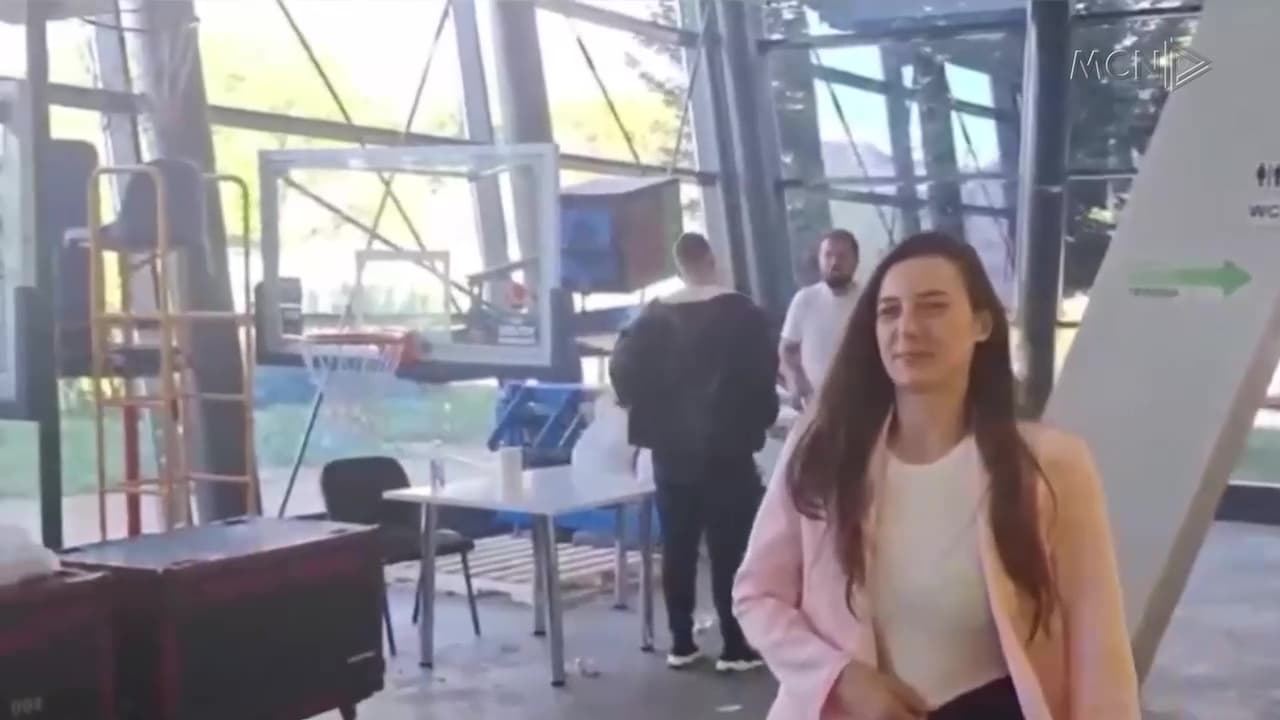 Humbi mandatin, por do të jetë në Kuvend / Bardho i hap rrugën Zegjine Çaushit (VIDEO)