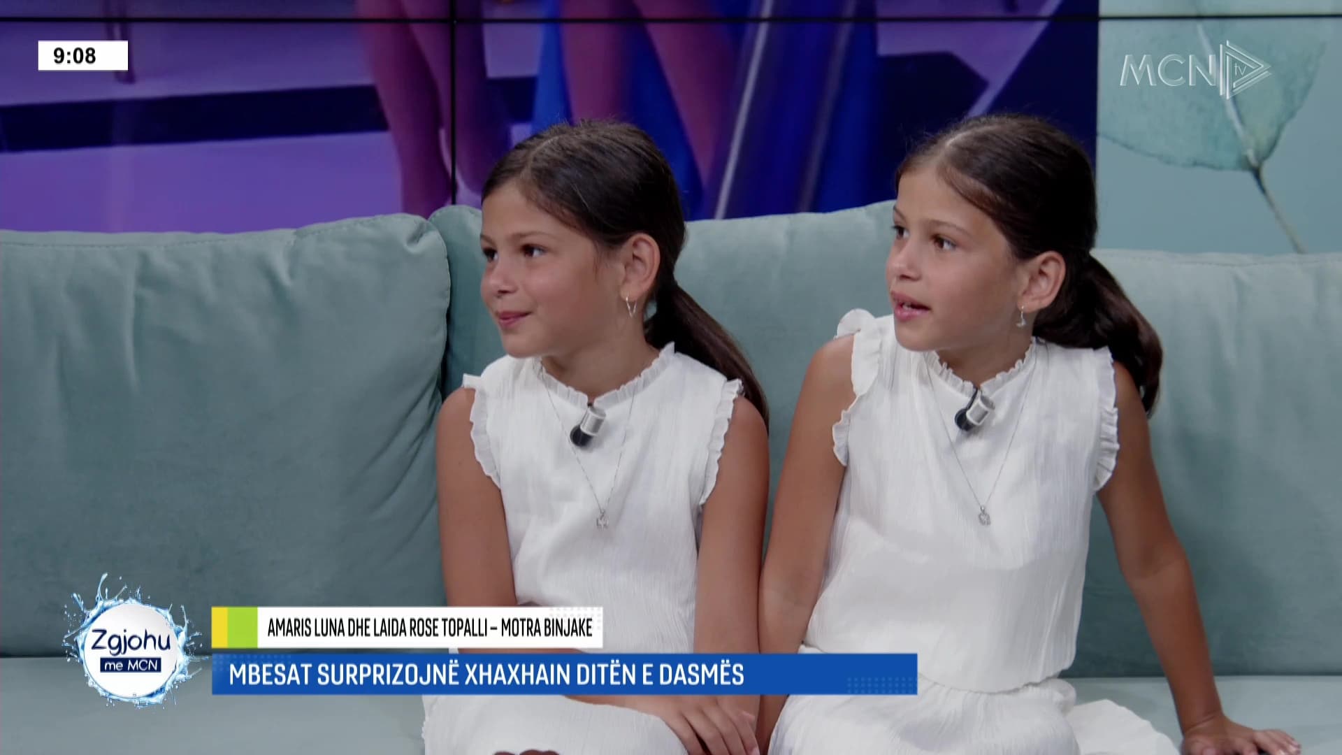 Motrat binjake surprizojnë xhaxhain në ditën e dasmës së tij me një performancë të veçantë