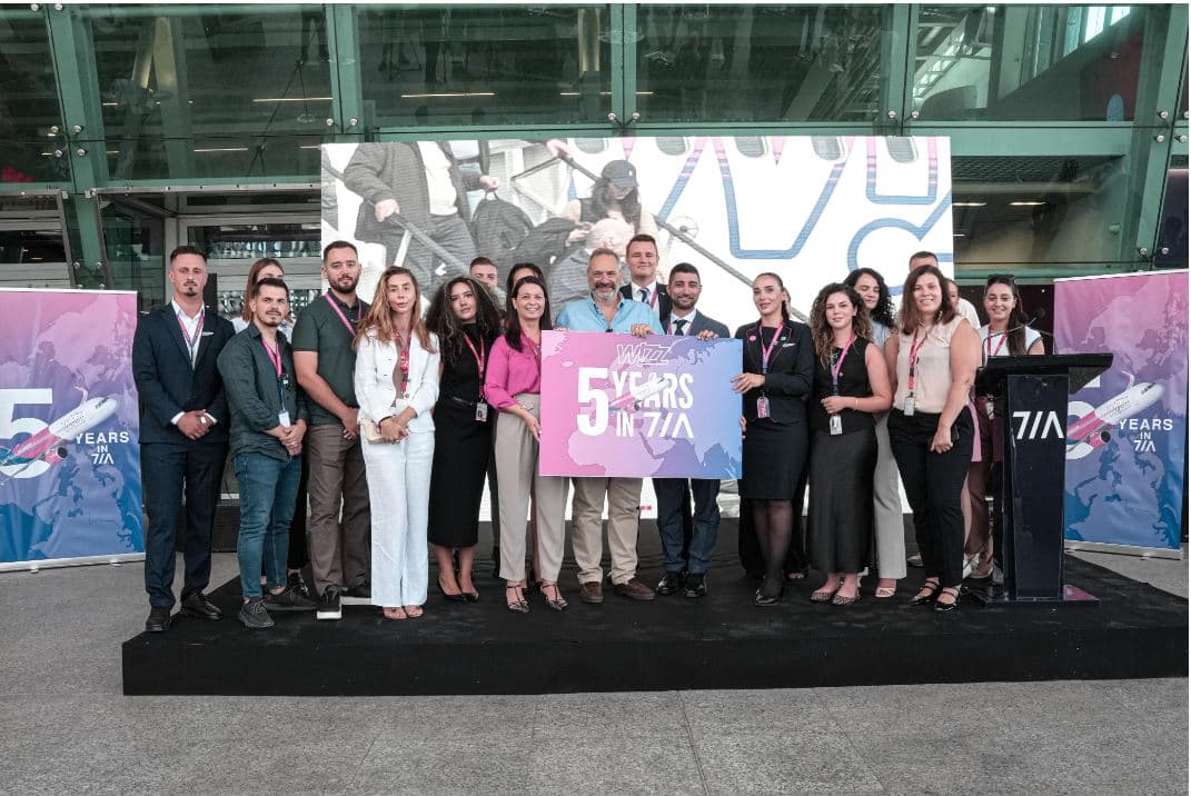 WIZZ AIR shënon 5 vite në Tiranë me destinacione të reja, event festiv dhe promocion të veçantë