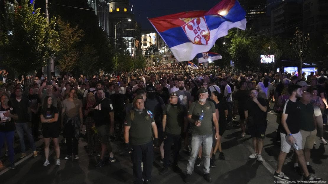 Protesta në Serbi/ Fyerje vulgare e seksiste ndaj Vuçiçit, e akuzojnë si të nënshtruar ndaj shqiptarëve