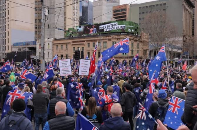 “Marshimi për Australinë”/ Protestë kundër imigracionit, mijëra njerëz dalin në rrugë