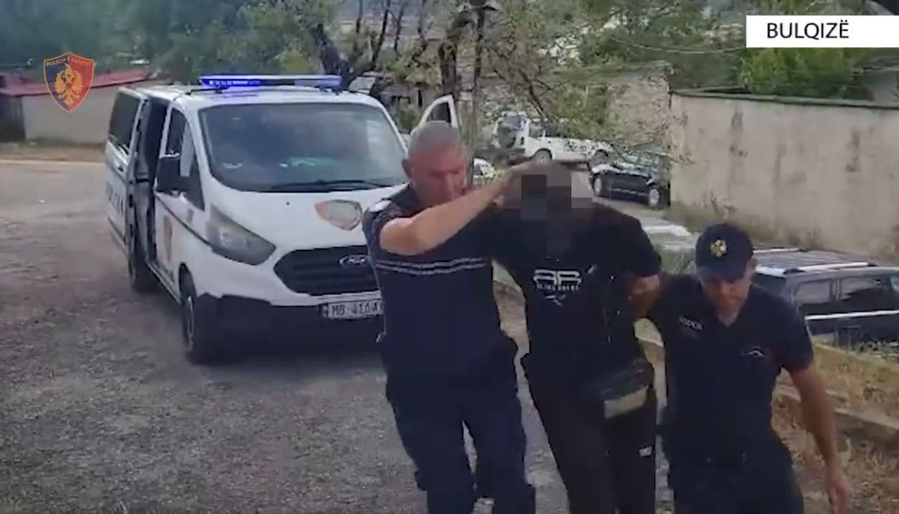 Lëvizte me armë në makinë, arrestohet i riu në Bulqizë 