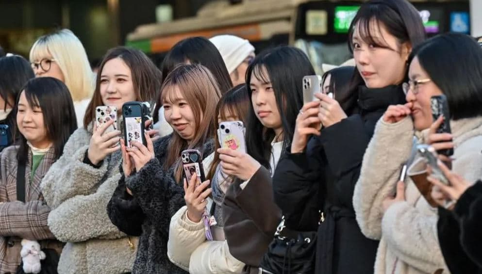 Qyteti japonez propozon një limit prej dy orësh në ditë për përdorimin e telefonave inteligjentë