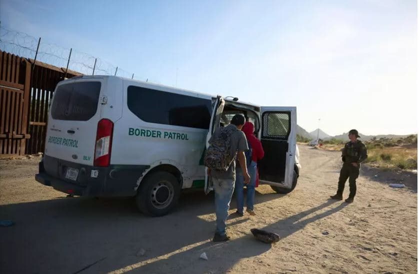 Trump i kërkon Gjykatës së Lartë të miratojë arrestimet e emigrantëve