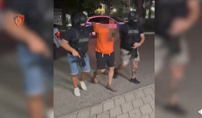   Të kërkuar në Itali për trafik droge dhe pjesëmarrje në organizatë kriminale, arrestohen tre të rinj në Fier