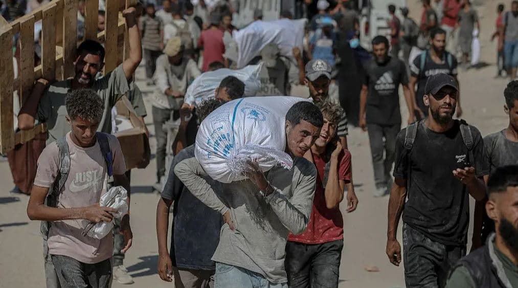 Përmbyset kamioni me ndihma humanitare, humbin jetën 20 persona në Gaza