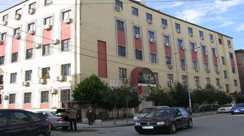 Pasuri nga trafiku i drogës/ Prokuroria e Durrësit sekuestron 33 apartamente, 15 makina dhe 9 njësi