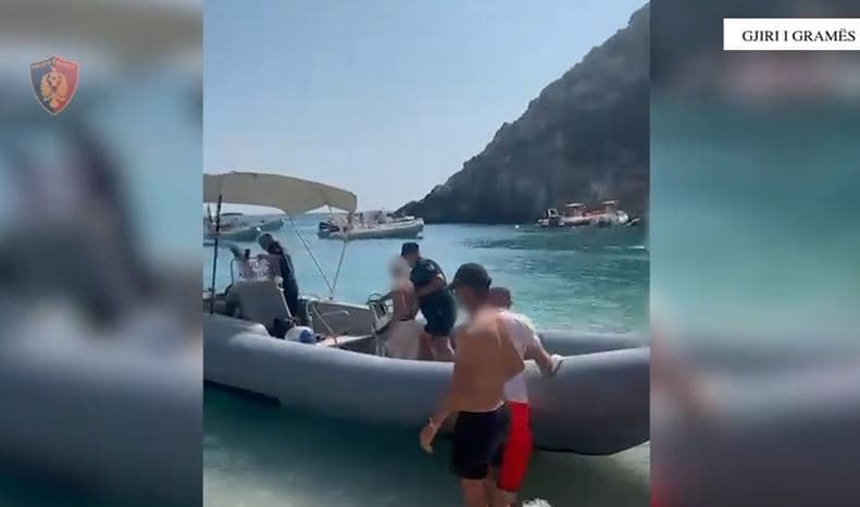 I mituri lëndohet pasi hidhet nga shkëmbi në Gjirin e Gramës, transportohet me urgjencë nga Policia Kufitare