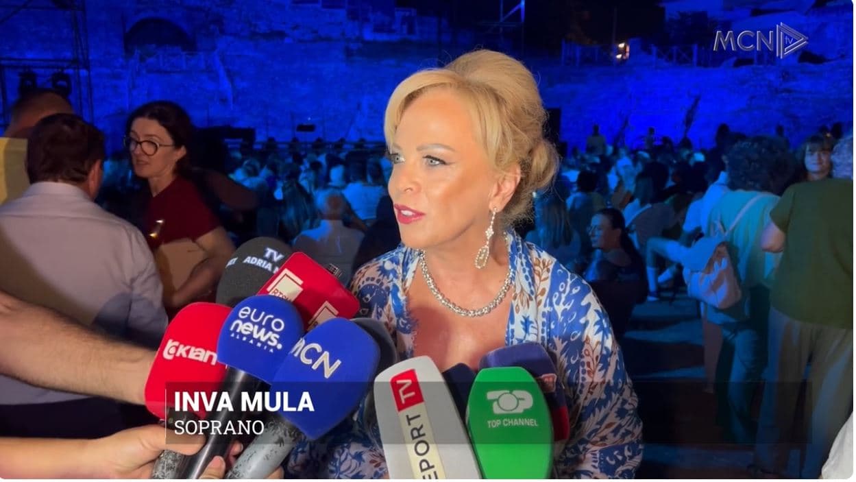 Inva Mula sjell meloditë e Mesdheut/ Sopranoja emocionon publikun në amfiteatrin e Durrësit