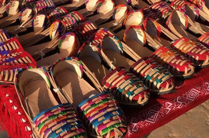 Meksika kritikon Adidas: Na kopjoi këpucët