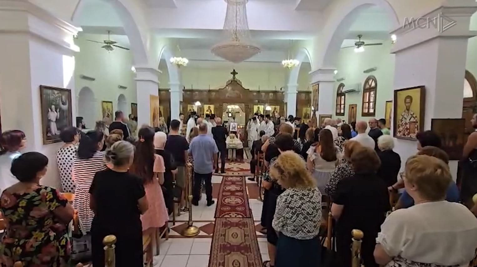 Vlora nderon Imzot Kozmain/ “Qytetar Nderi” për jetën kushtuar fesë dhe mbrojtjen e besimit (VIDEO)