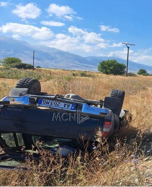 Makina përmbyset në aksin rrugor Korçë-Ersekë, plagosen dy persona