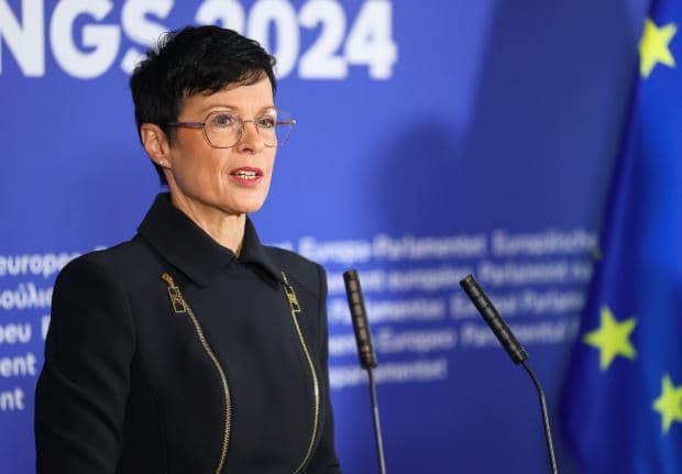 Sulmi rus dëmton zyrat e BE-së në Kiev, Kos: Është e qartë se Rusia refuzon paqen dhe zgjedh terrorin 