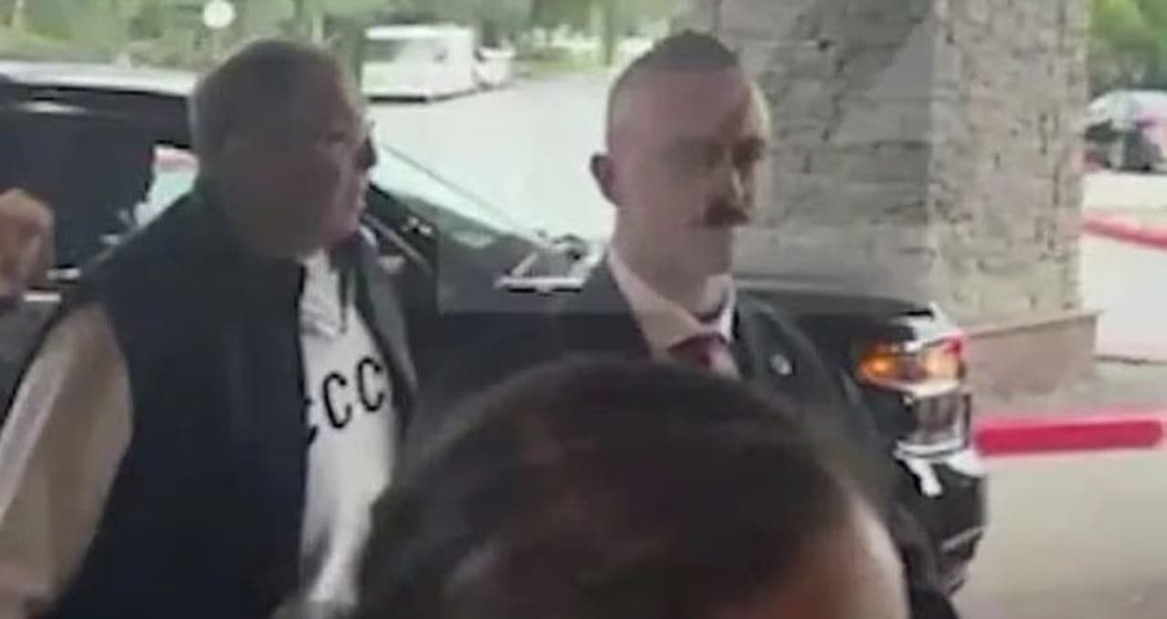 Sergei Lavrov në samitin e Alaskës, mesazhi i bluzës me mbishkrimin CCCP