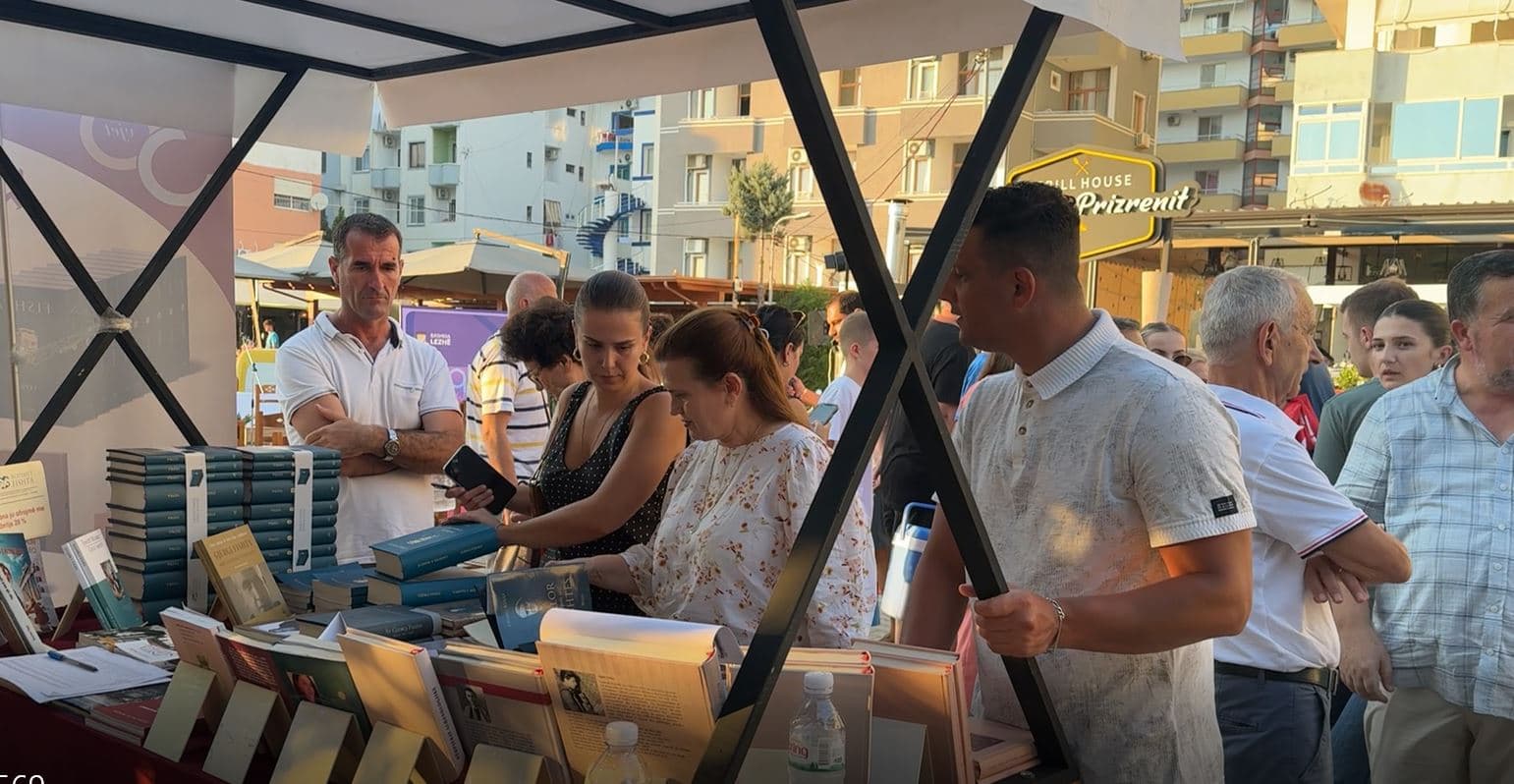 “Valë dhe fjalë”, starton panairi i librit në Shëngjin