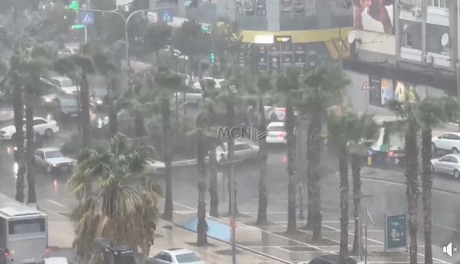   Pamjet/ Stuhia tropikale godet Tiranën e Durrësin 